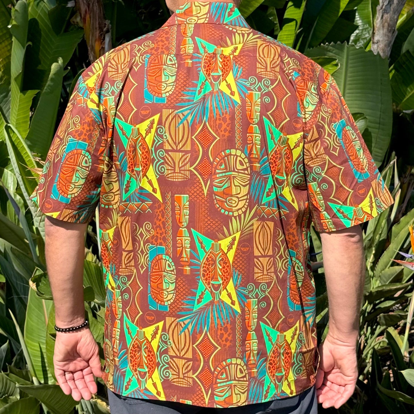 Witco Decor's 'Jungle Modern' Classic Aloha Button-Up Shirt - Unisex - Ready to Ship! (FREE SHIPPING in U.S.)