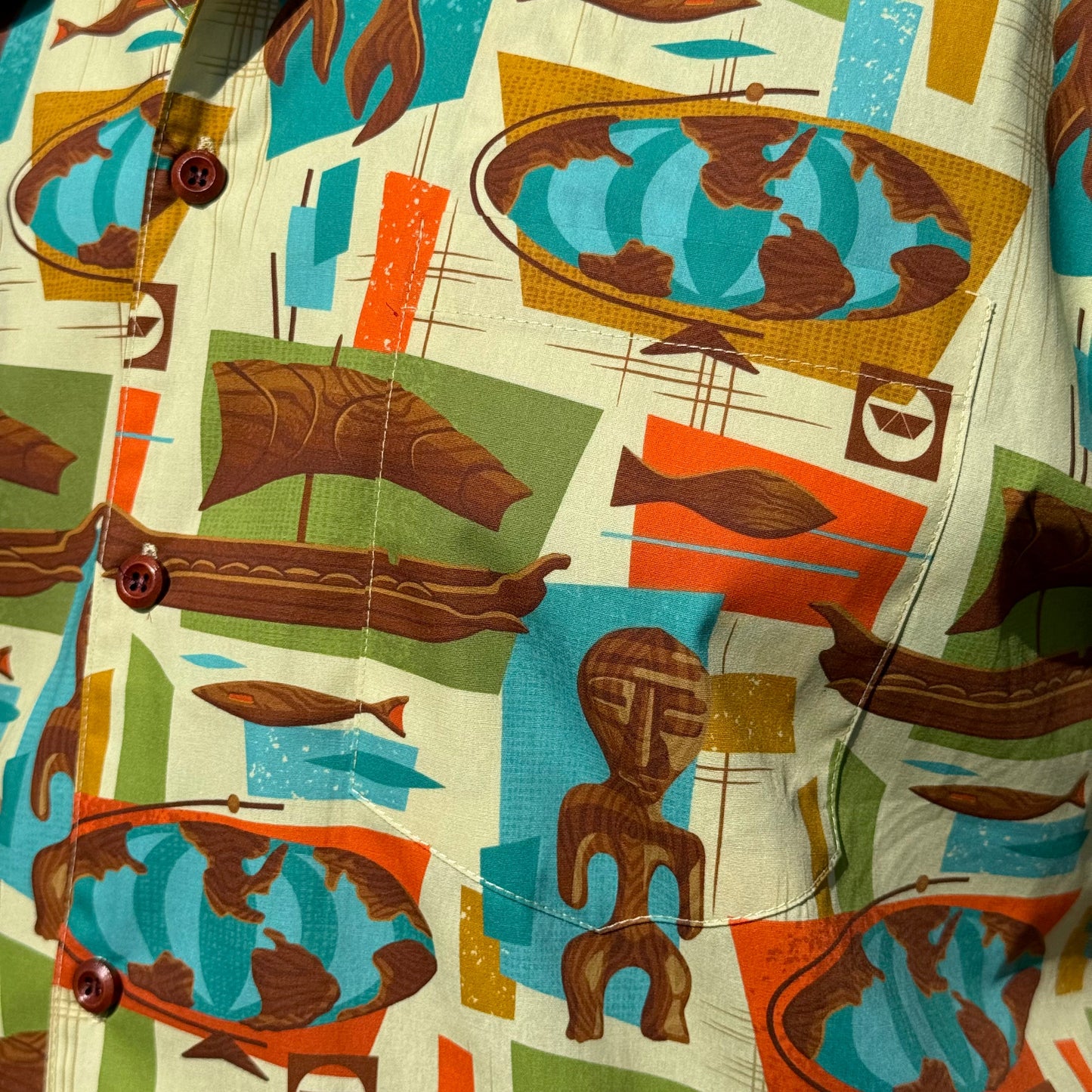 Witco Decor's 'World Renown' Classic Aloha Button-Up Shirt - Unisex - Ready to Ship! (FREE SHIPPING in U.S.)